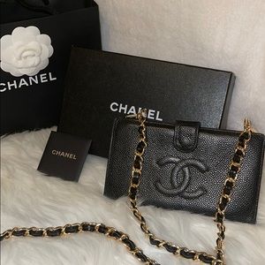 CHANEL Authentic CC Logo Cavier Bifold Wal…